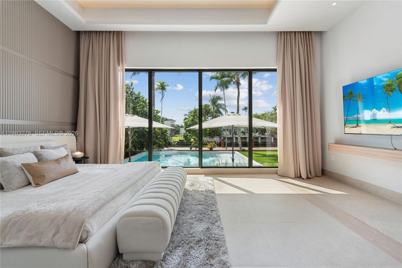 1200 NE 87th St, Miami, FL 33138 Photo