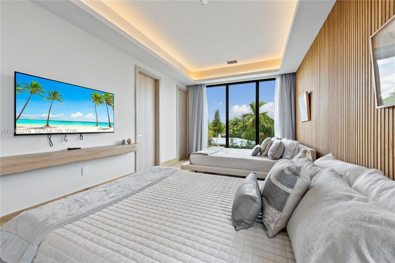 1200 NE 87th St, Miami, FL 33138 Photo