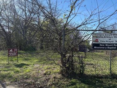1112 Glen Garden Drive, Fort Worth, TX 76104