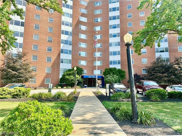 11850 Edgewater Drive , Lakewood, OH 44107