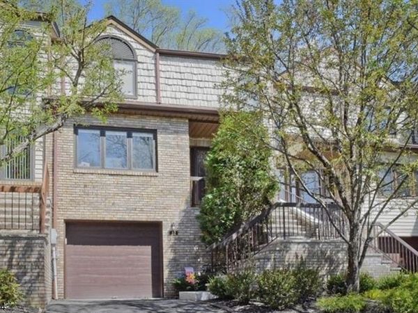 32 Averell Dr, Parsippany-Troy Hills, NJ 07950