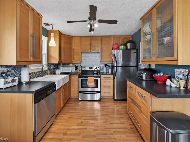 30 22nd Street NW, Barberton, OH 44203 Photo 4