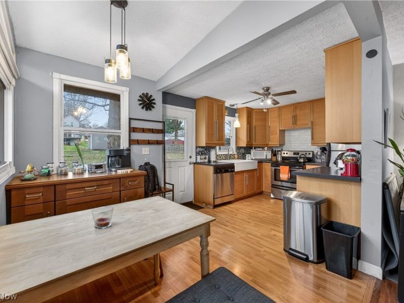 30 22nd Street NW, Barberton, OH 44203 Photo 5