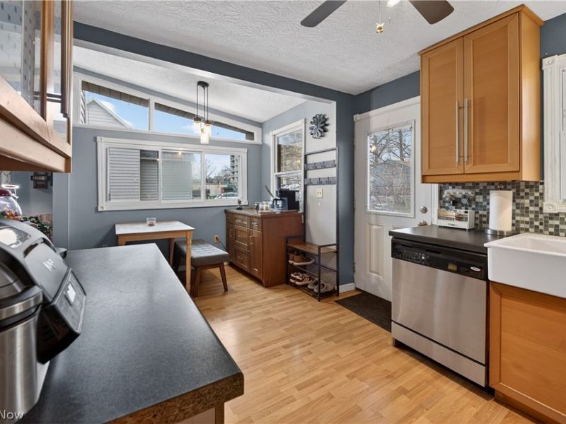 30 22nd Street NW, Barberton, OH 44203 Photo 6