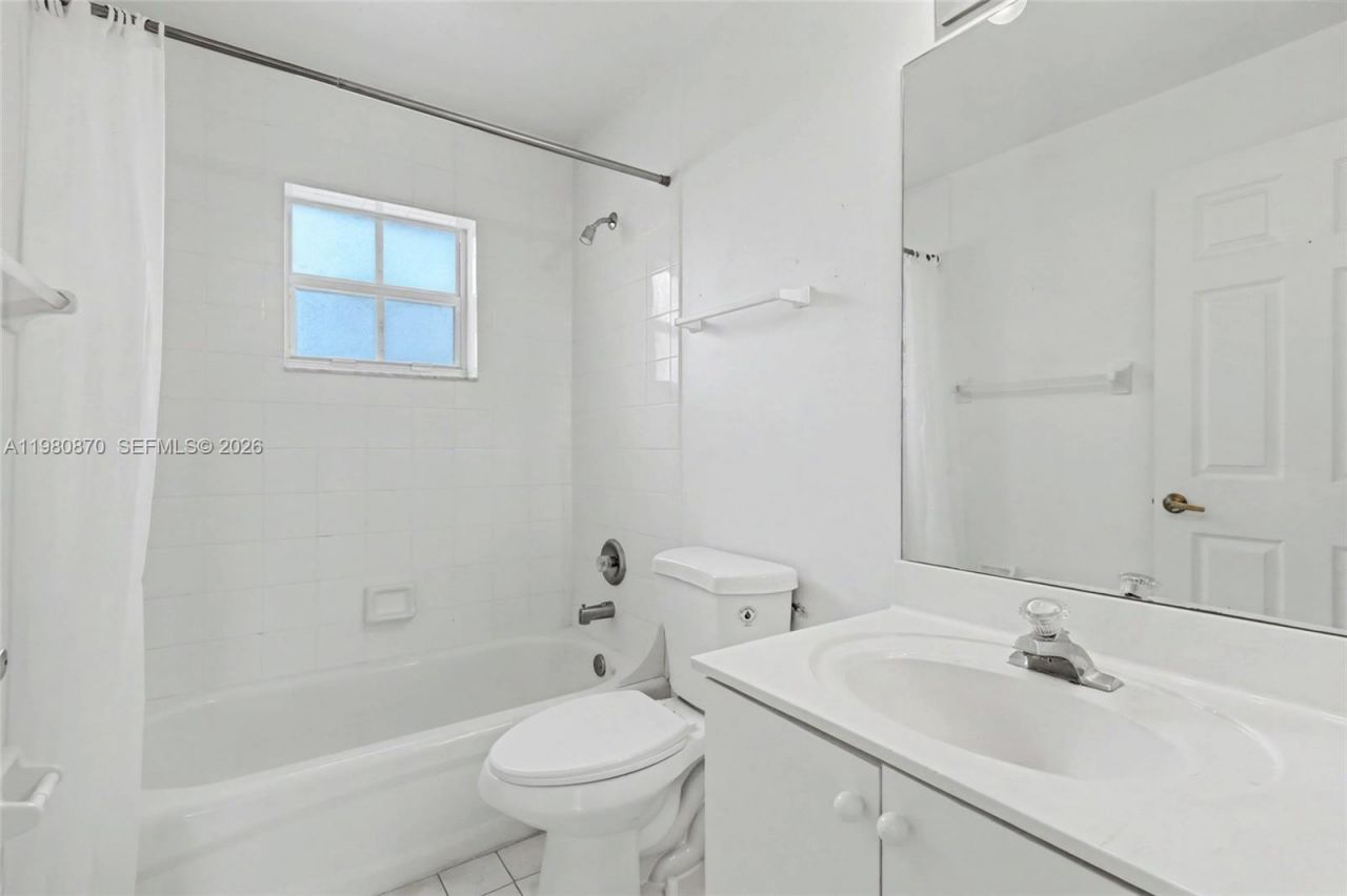 1550 N Trafalgar Cir, Hollywood, FL 33020 Photo