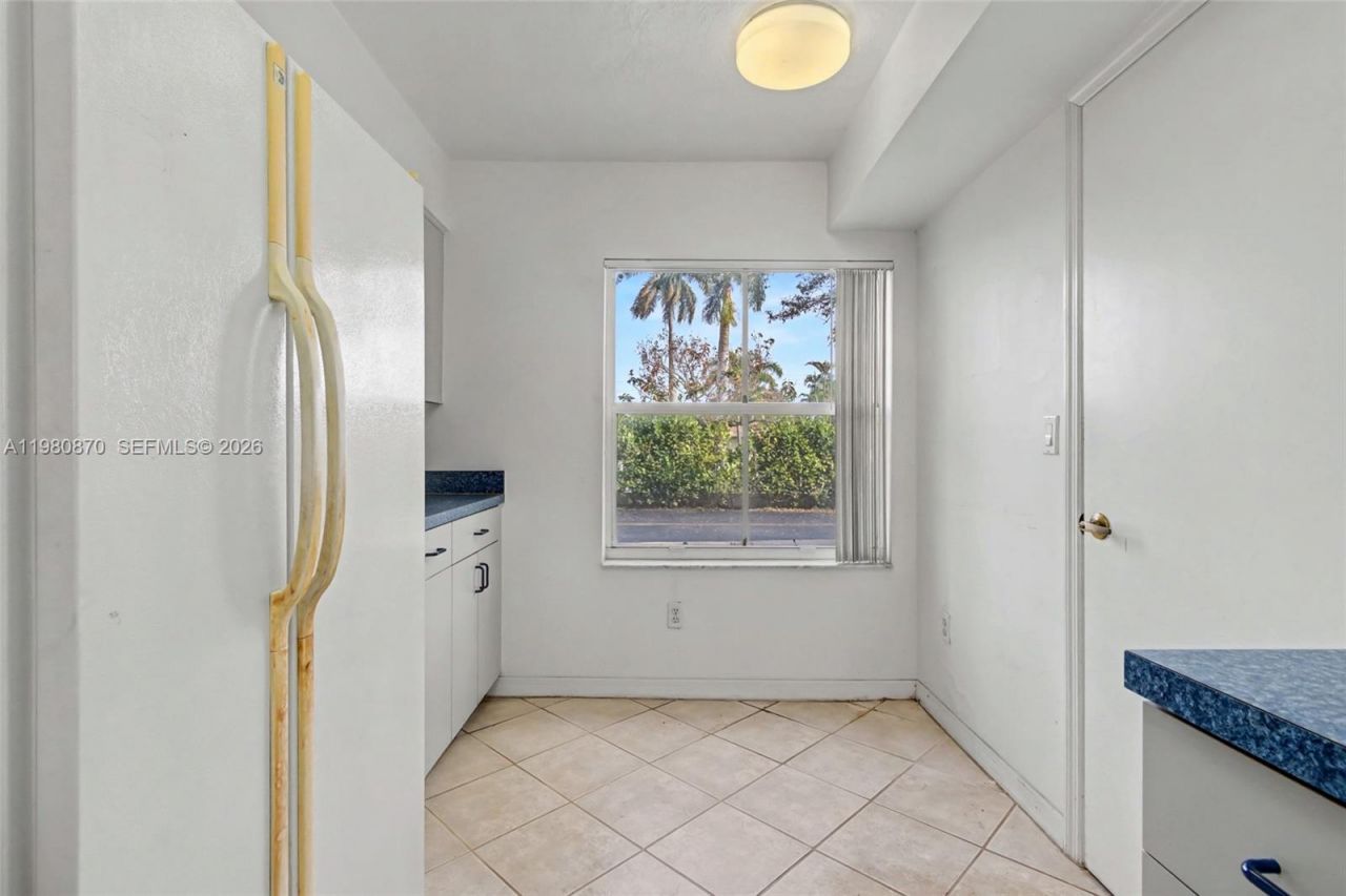 1550 N Trafalgar Cir, Hollywood, FL 33020 Photo