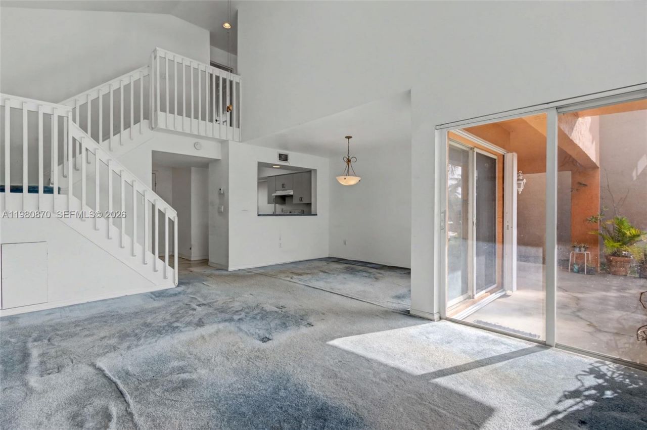 1550 N Trafalgar Cir, Hollywood, FL 33020 Photo