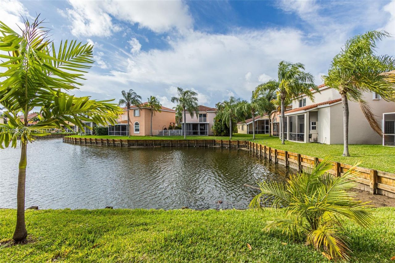 1550 N Trafalgar Cir, Hollywood, FL 33020 Photo