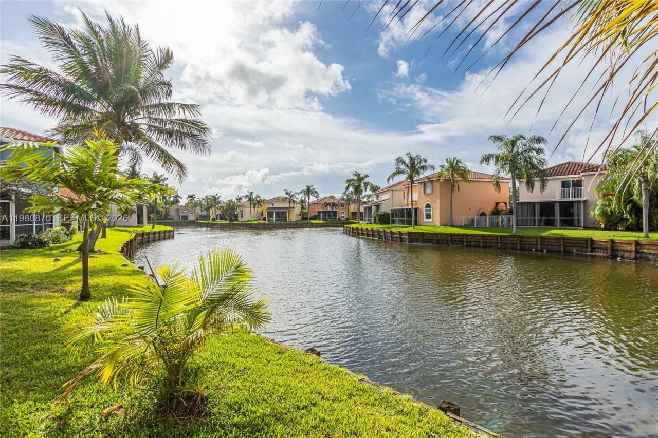 1550 N Trafalgar Cir, Hollywood, FL 33020 Photo