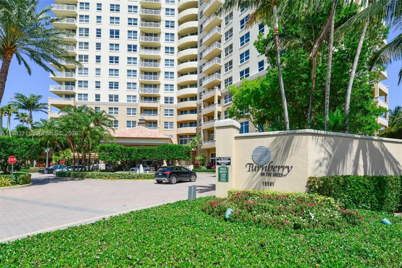 19501 W Country Club Dr, Unit 211, Aventura, FL 33180 Photo