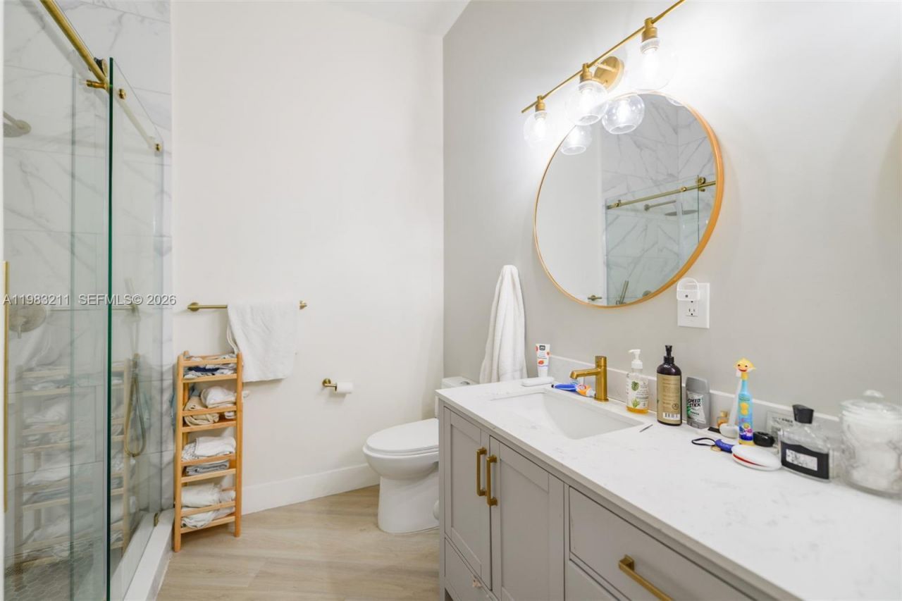 19501 W Country Club Dr, Unit 211, Aventura, FL 33180 Photo