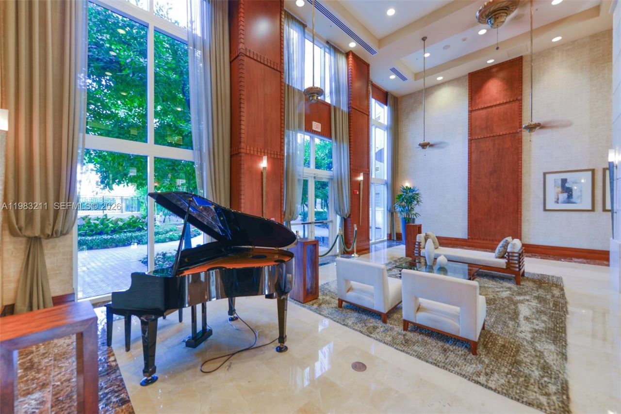 19501 W Country Club Dr, Unit 211, Aventura, FL 33180 Photo