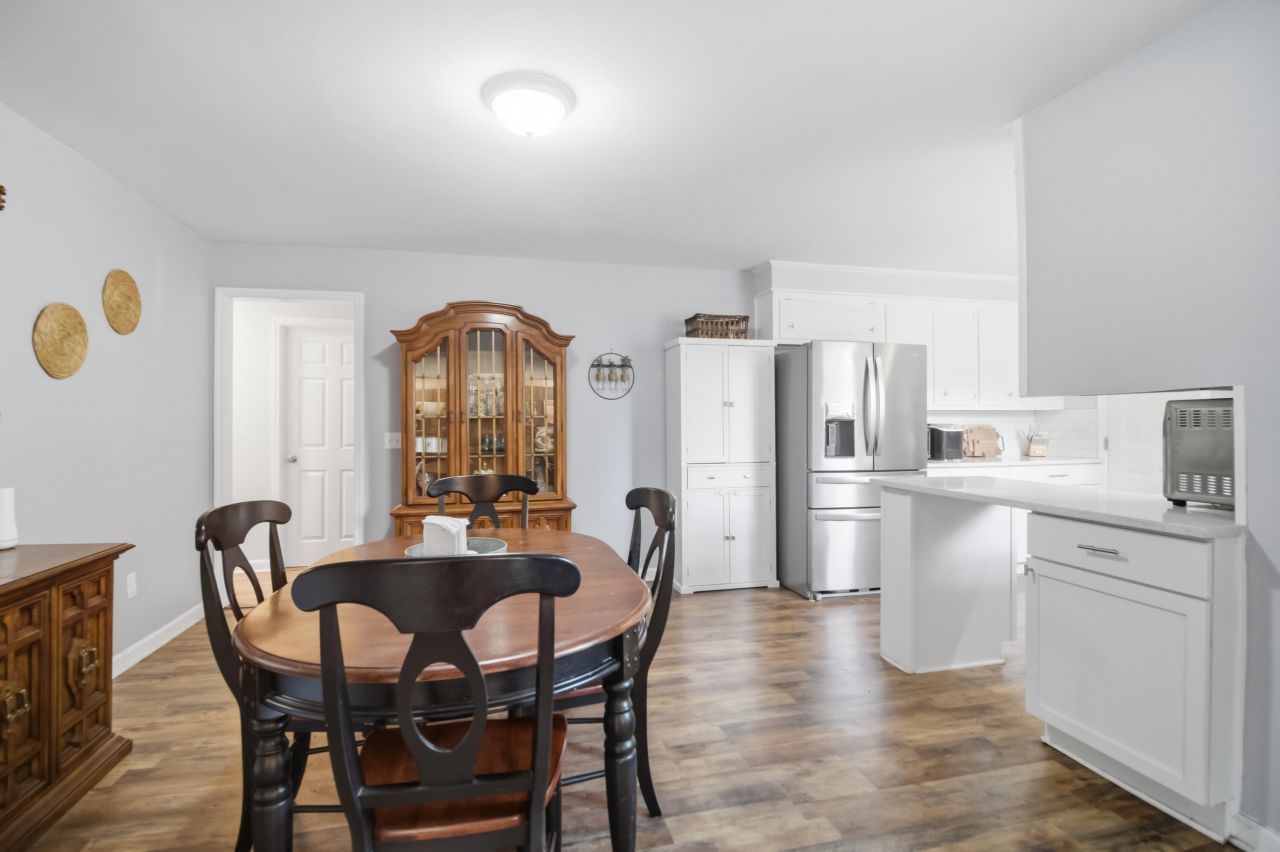 123 Foxborough Road Photo 11