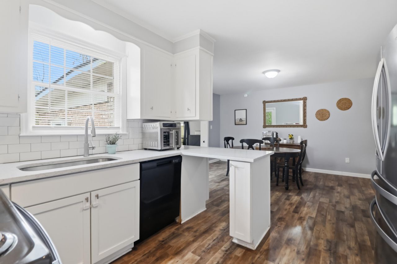 123 Foxborough Road Photo 13