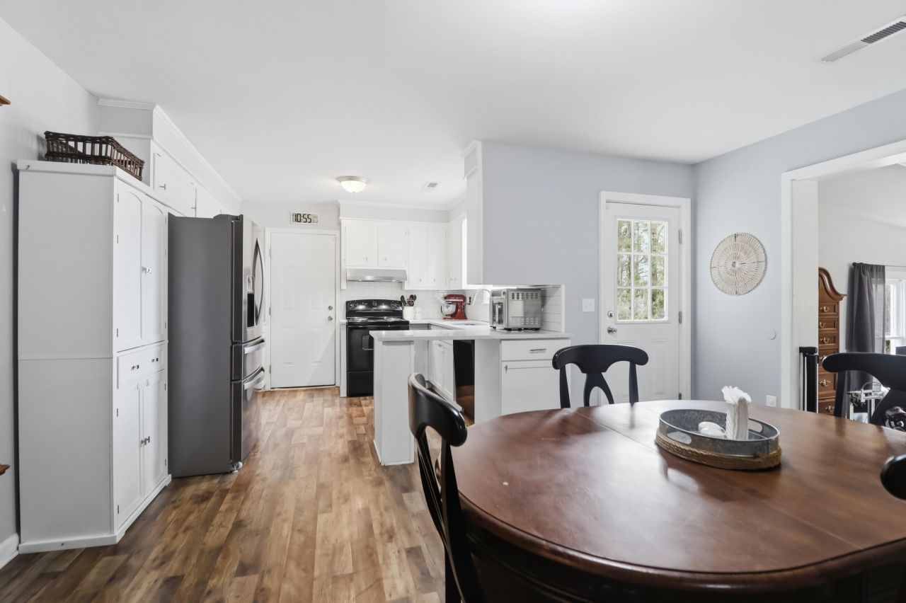 123 Foxborough Road Photo 15