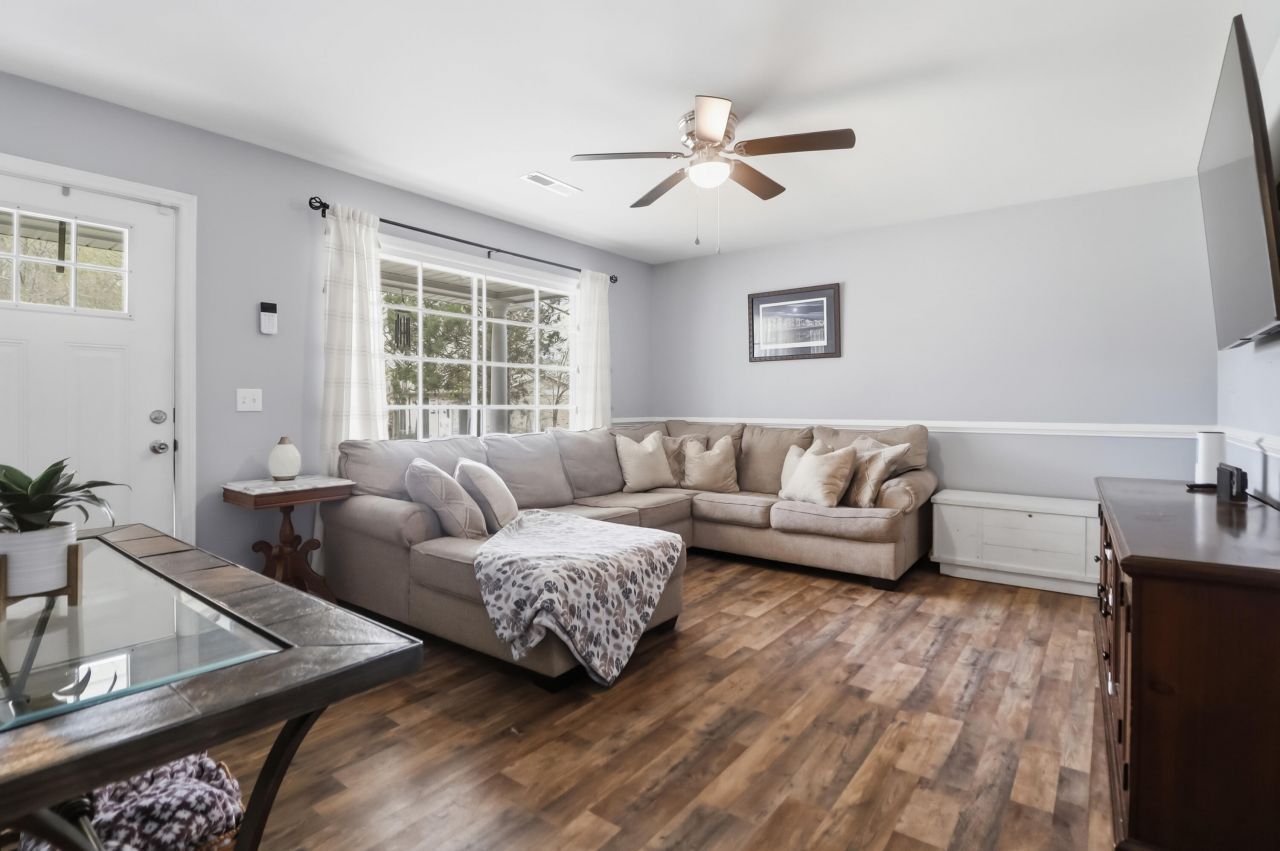 123 Foxborough Road Photo 4