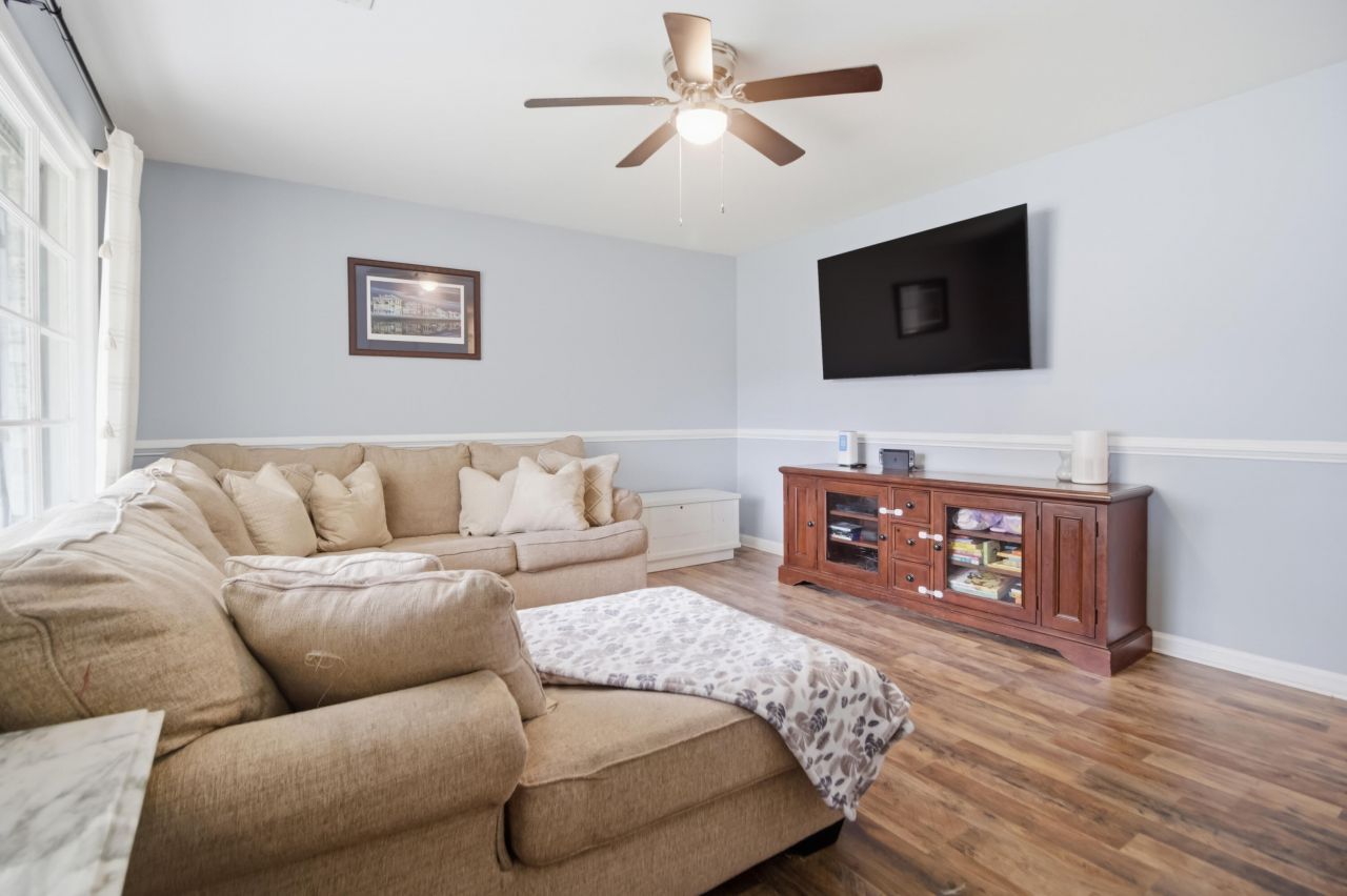 123 Foxborough Road Photo 5