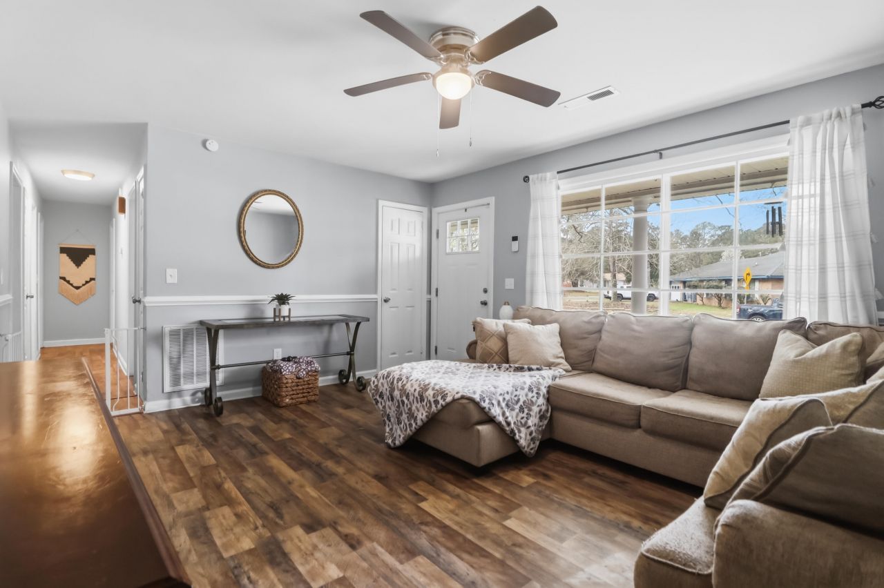 123 Foxborough Road Photo 6