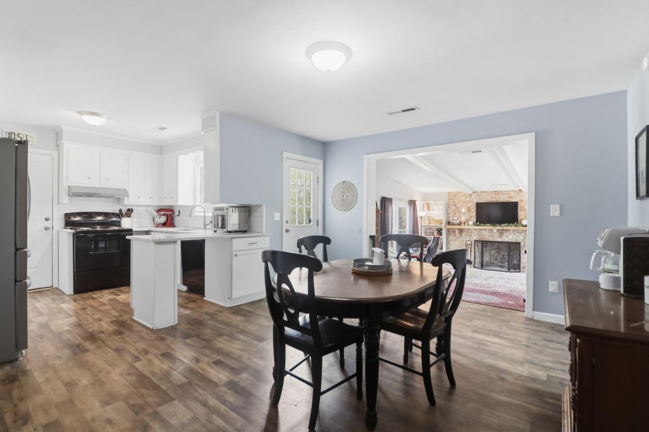 123 Foxborough Road Photo 8