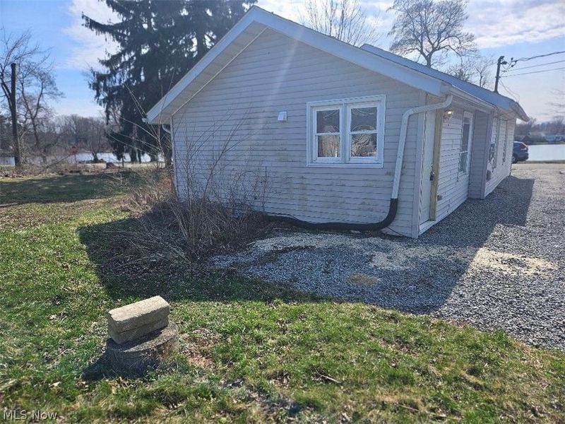 27292 Lake Front Drive, Beloit, OH 44609 Photo 2