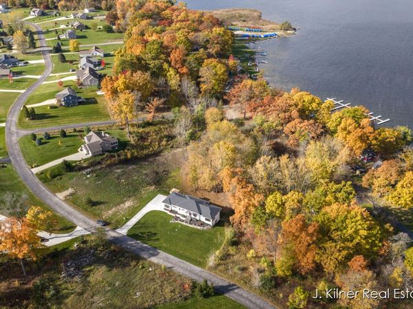 9465 Wabasis Pointe Drive NE, Greenville, MI 48838