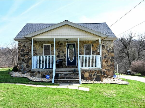 1144 Rostraver Rd, Belle Vernon, PA 15012