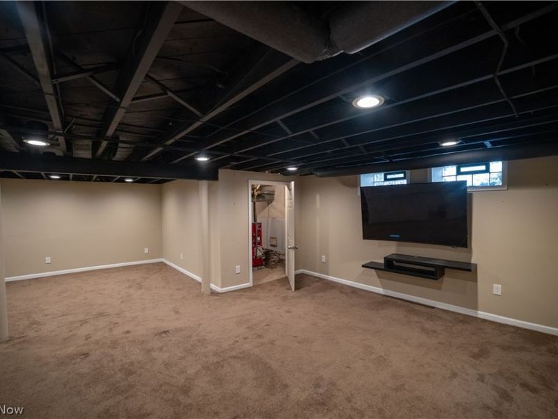 285 E 216th Street, Euclid, OH 44123 Photo 10