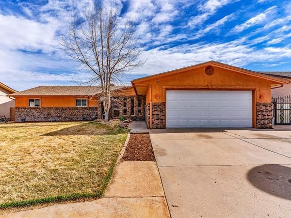 122 Starlite Dr, Pueblo, CO 81005