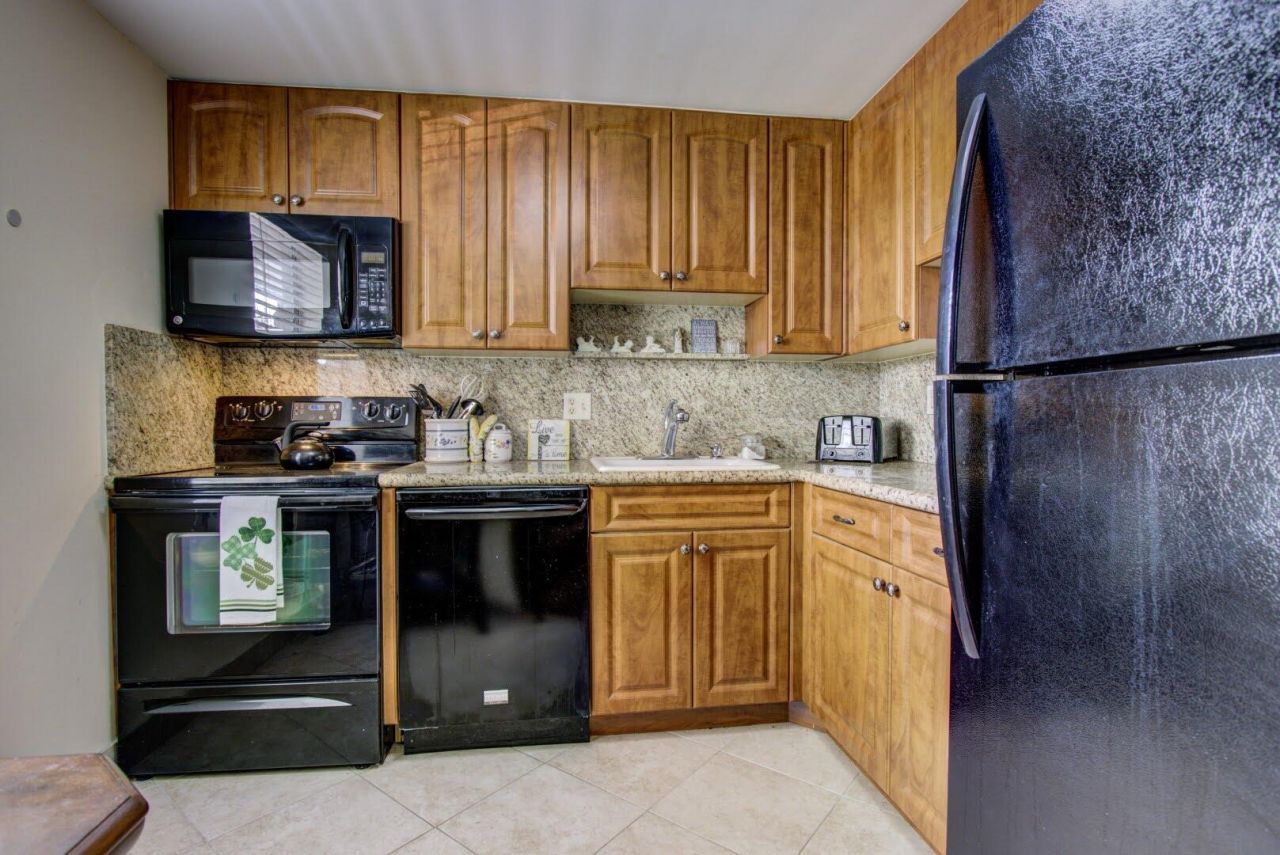 7797 Golf Circle Drive, Unit 103, Margate, FL 33063 Photo