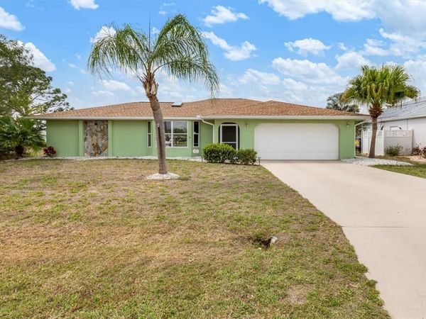 441 CORRIENTES CIRCLE , PUNTA GORDA, FL 33983