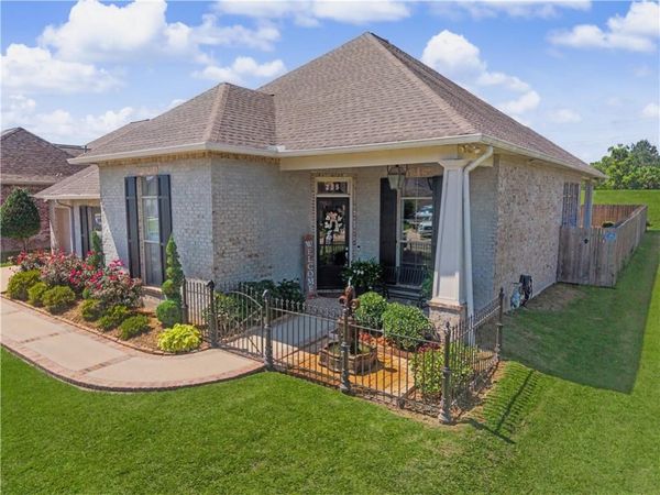 285 CYPRESS LAKES Drive, Slidell, LA 70458