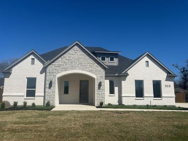 323 Lakecrest Drive, Lakewood Village, TX 75068