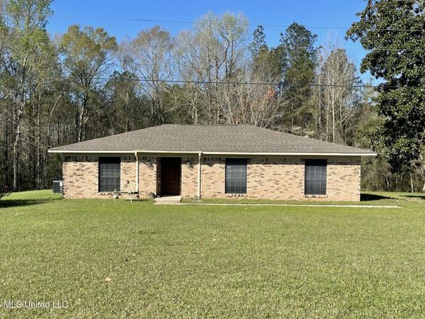 40673 Hwy 63n , Richton, MS 39476