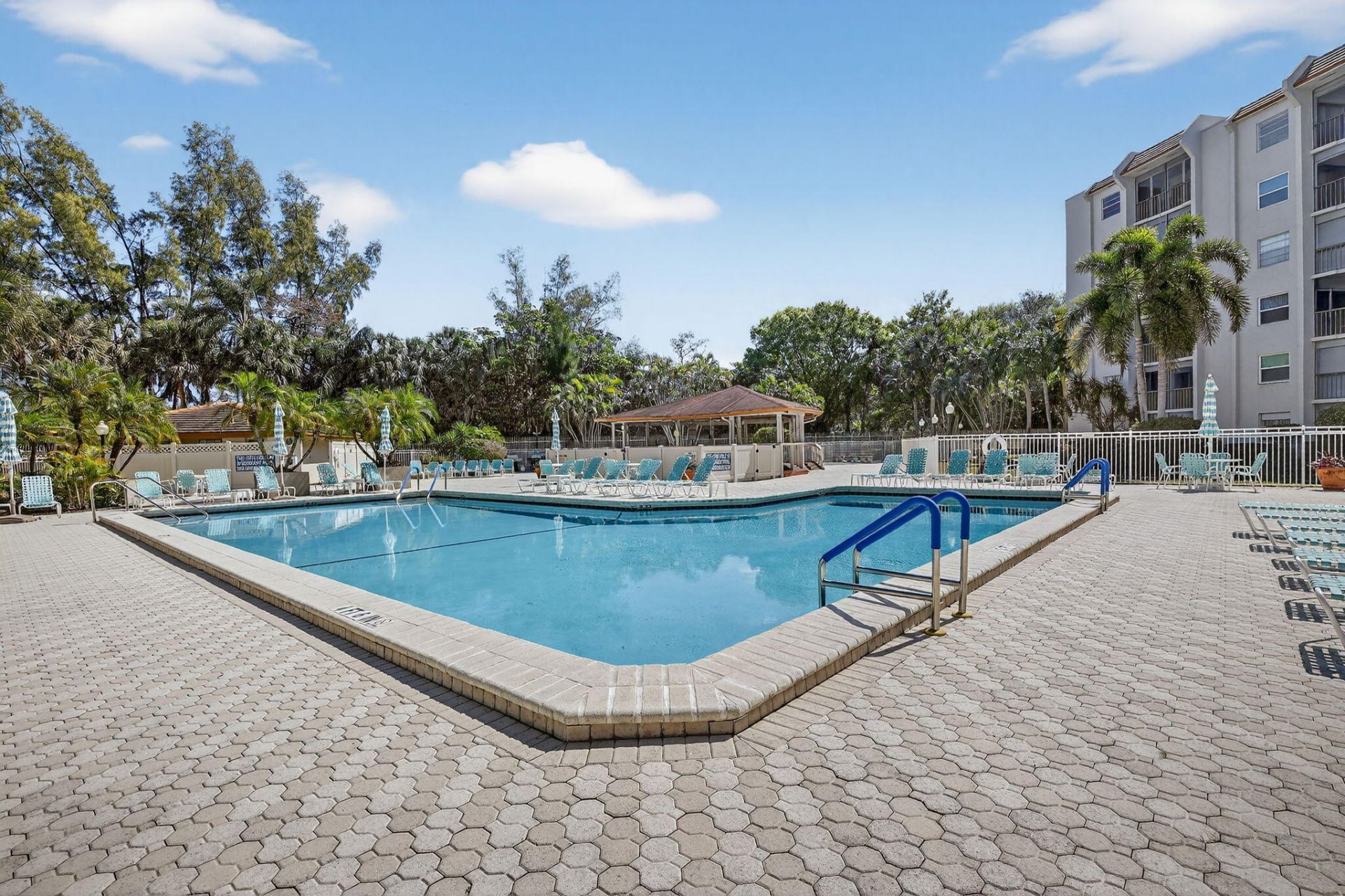 3910 Inverrary Boulevard, Unit 802-b, Lauderhill, FL 33319 Photo