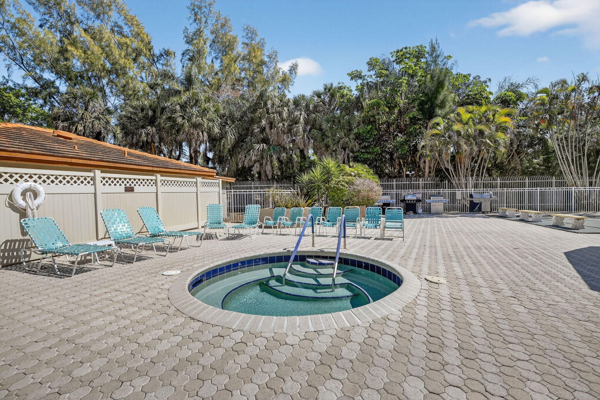 3910 Inverrary Boulevard, Unit 802-b, Lauderhill, FL 33319 Photo