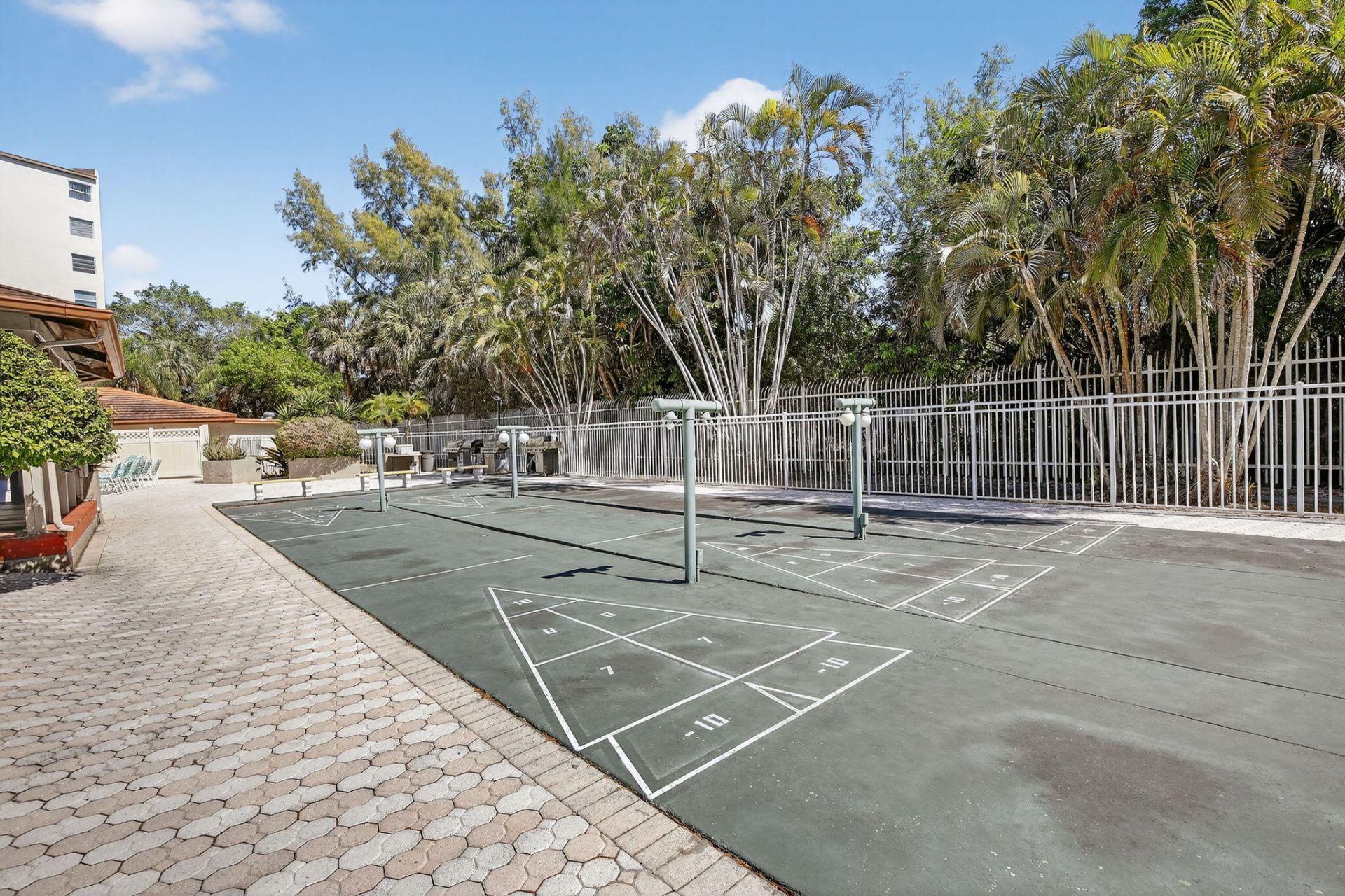 3910 Inverrary Boulevard, Unit 802-b, Lauderhill, FL 33319 Photo