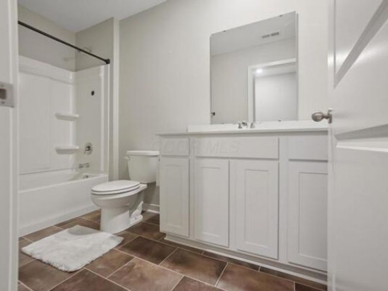 384 Kells Court E, Newark, OH 43055 Photo 18