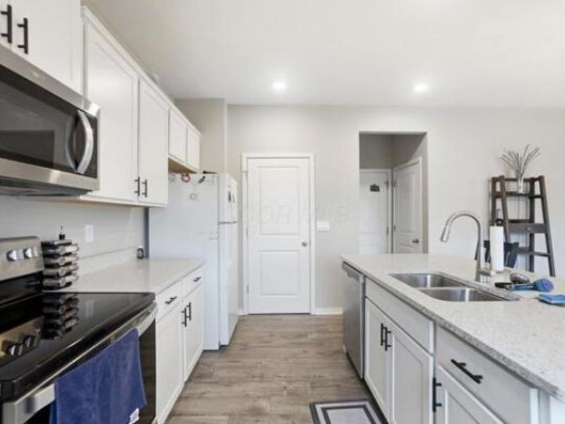 384 Kells Court E, Newark, OH 43055 Photo 4