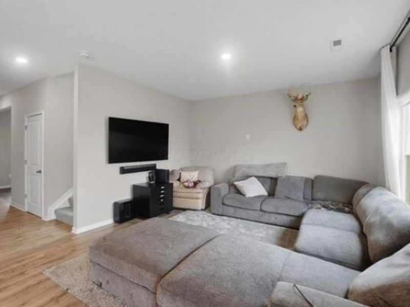 384 Kells Court E, Newark, OH 43055 Photo 8