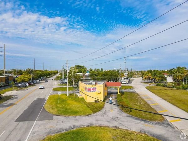 900 Old Federal Hwy, Hallandale Beach, FL 33009