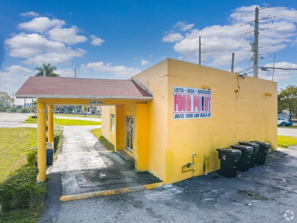 900 Old Federal Hwy, Hallandale Beach, FL 33009 Photo