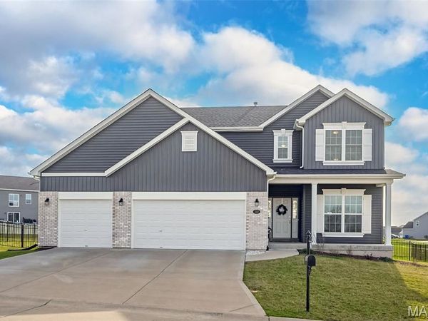 100 Edgewater Court , Moscow Mills, MO 63362