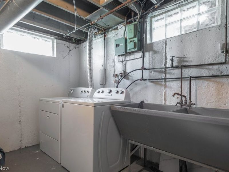 14101 Rainbow Avenue, Cleveland, OH 44111 Photo 20