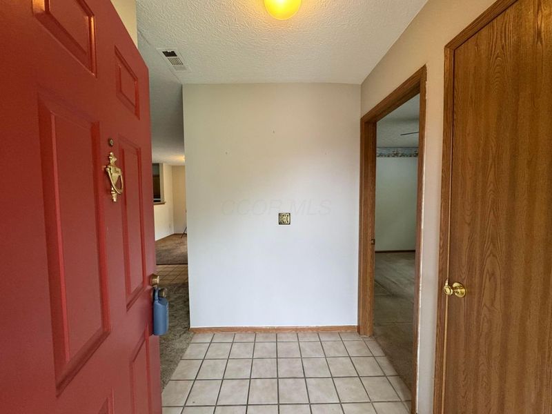 3672 Charlemonte Way, Unit 1, Canal Winchester, OH 43110 Photo 4