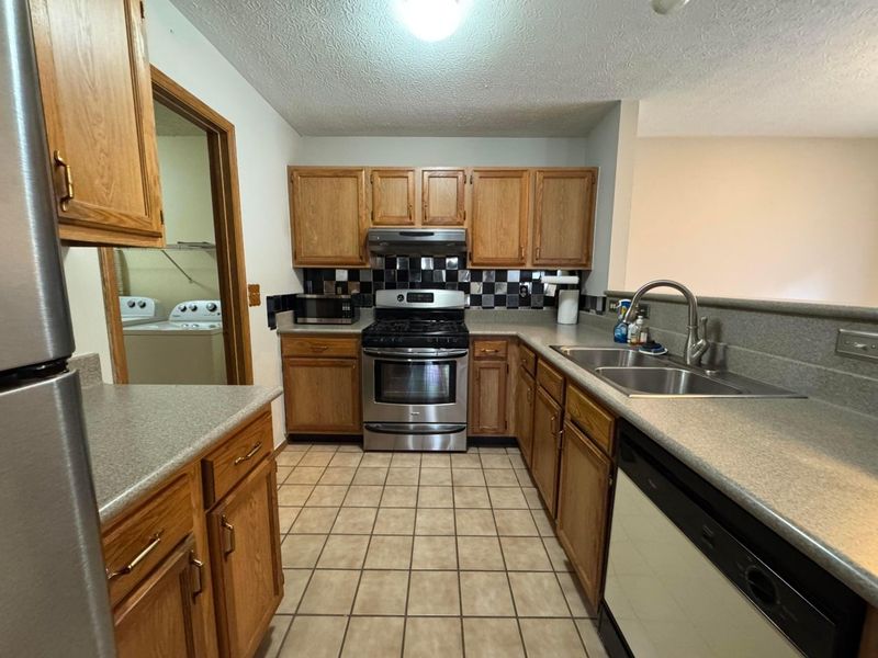 3672 Charlemonte Way, Unit 1, Canal Winchester, OH 43110 Photo 9