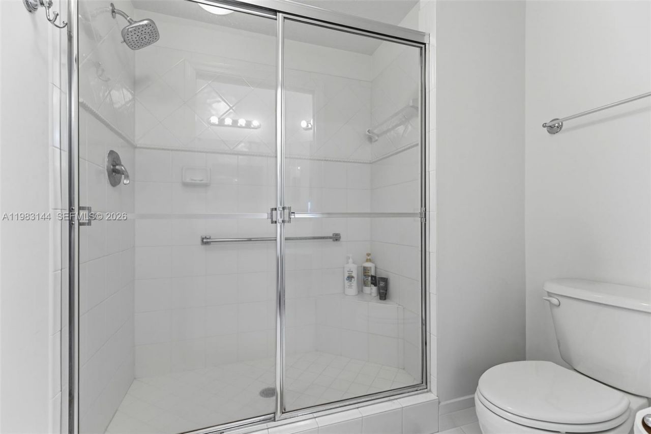 7765 Yardley Dr, Unit 313, Tamarac, FL 33321 Photo