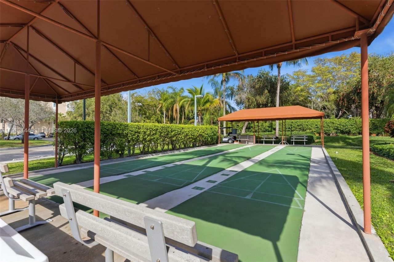 7765 Yardley Dr, Unit 313, Tamarac, FL 33321 Photo