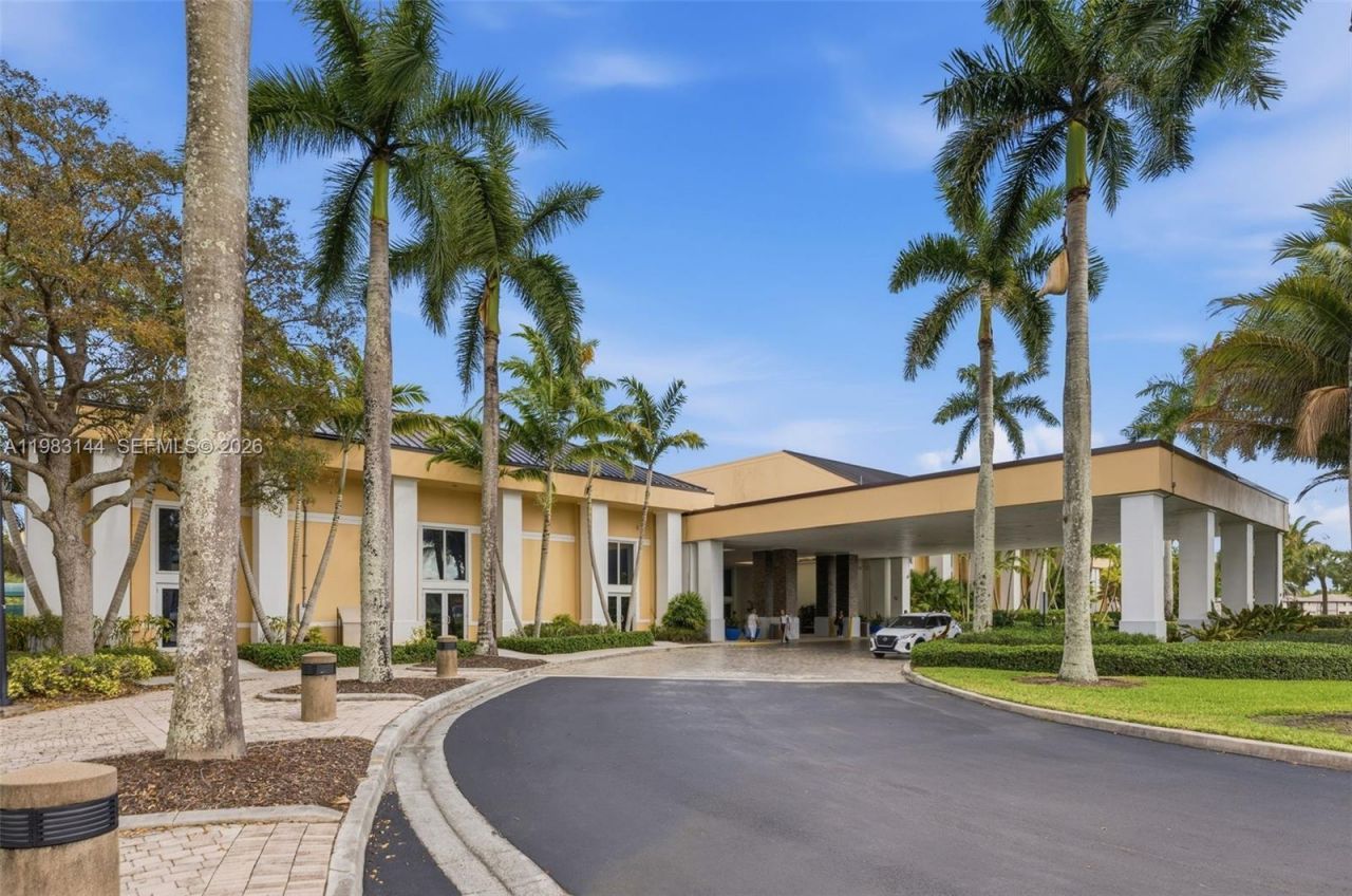 7765 Yardley Dr, Unit 313, Tamarac, FL 33321 Photo