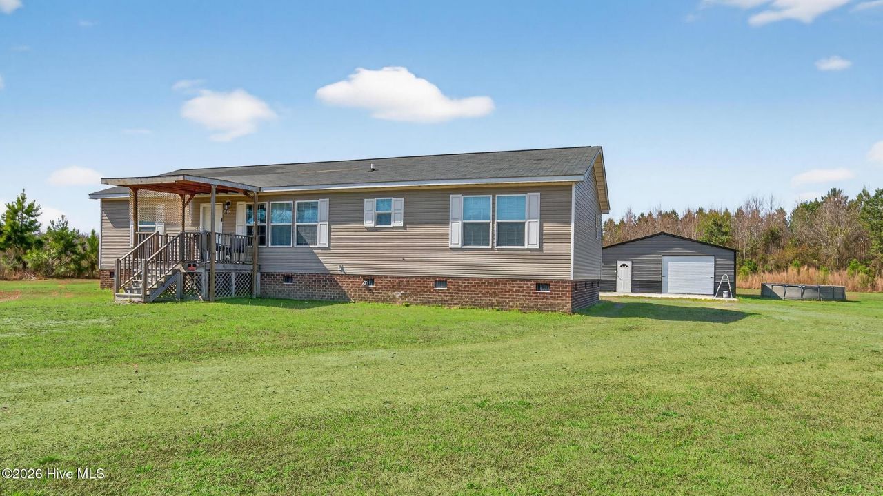 1603 E Barr Road, Chocowinity, NC 27817 Main Photo