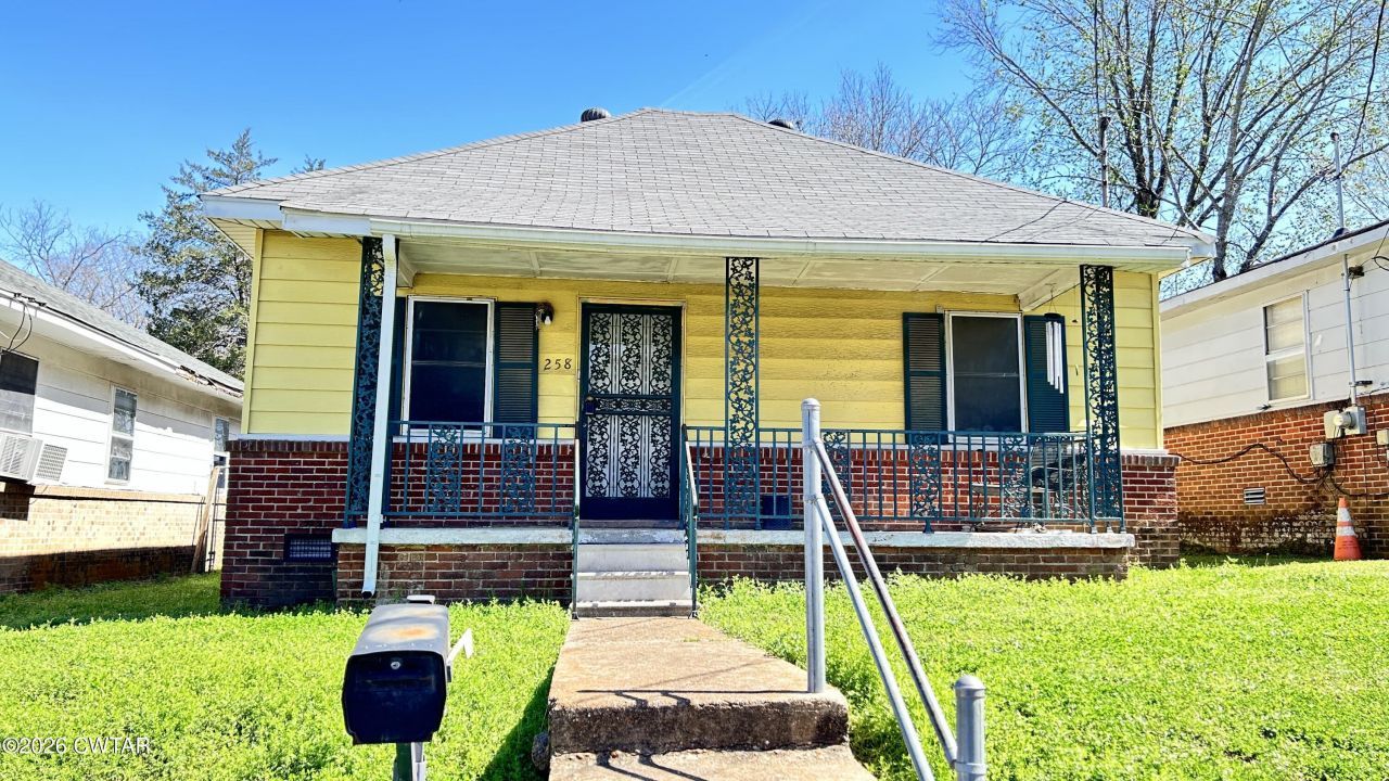 258 Oak Street, Jackson, TN 38301 Main Photo